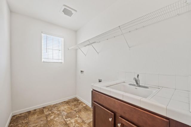 6888 W Parr, Fresno, CA 93722