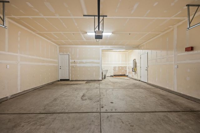 6888 W Parr, Fresno, CA 93722