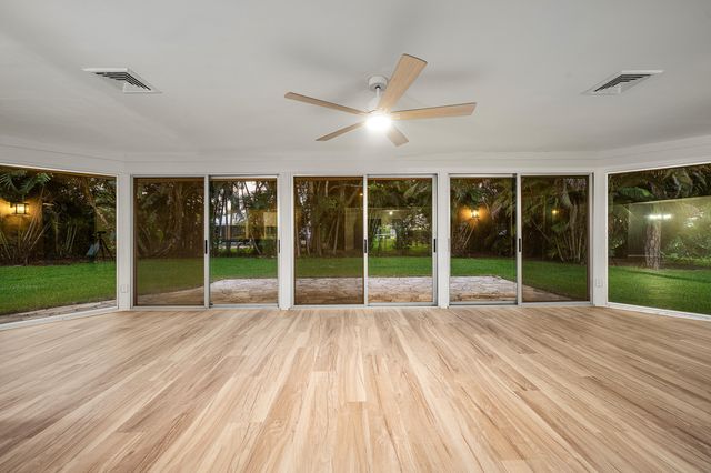 433 Pine Villa Drive, Atlantis, FL 33462