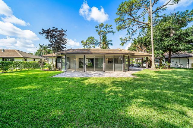 433 Pine Villa Drive, Atlantis, FL 33462