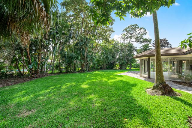 433 Pine Villa Drive, Atlantis, FL 33462