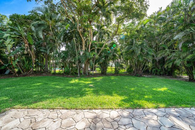 433 Pine Villa Drive, Atlantis, FL 33462