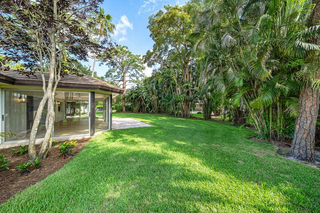 433 Pine Villa Drive, Atlantis, FL 33462