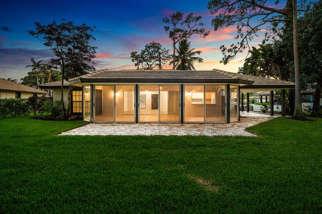 433 Pine Villa Drive, Atlantis, FL 33462