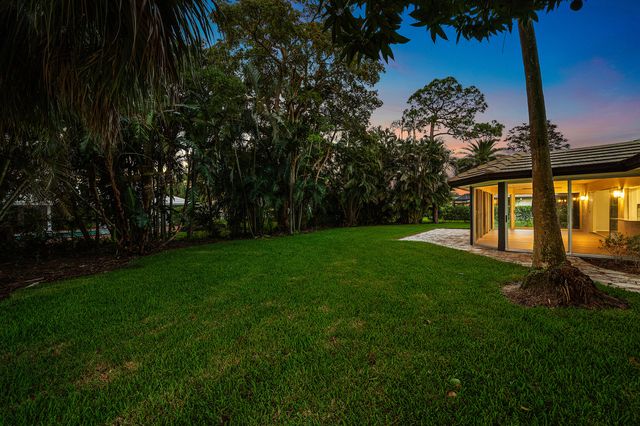 433 Pine Villa Drive, Atlantis, FL 33462