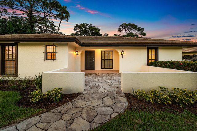 433 Pine Villa Drive, Atlantis, FL 33462