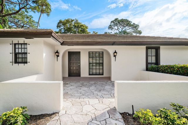433 Pine Villa Drive, Atlantis, FL 33462