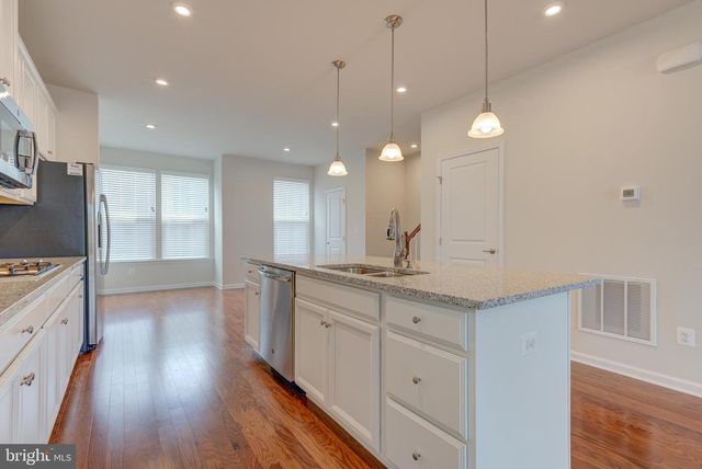 22313 SEABRING TER, Ashburn, VA 20148