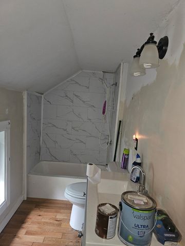 88 South Main Street, Laconia, NH 03246