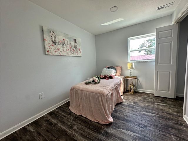 195 Lakeside Drive, Zavalla, TX 75980