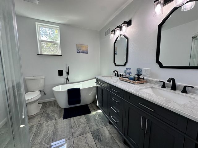 195 Lakeside Drive, Zavalla, TX 75980