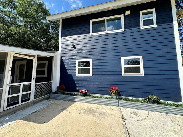 195 Lakeside Drive, Zavalla, TX 75980