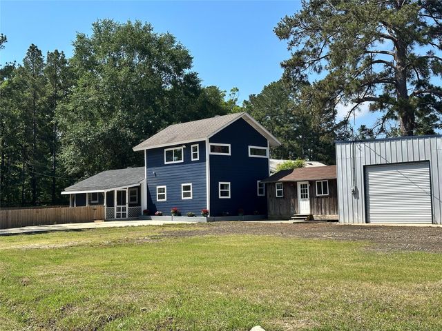 195 Lakeside Drive, Zavalla, TX 75980