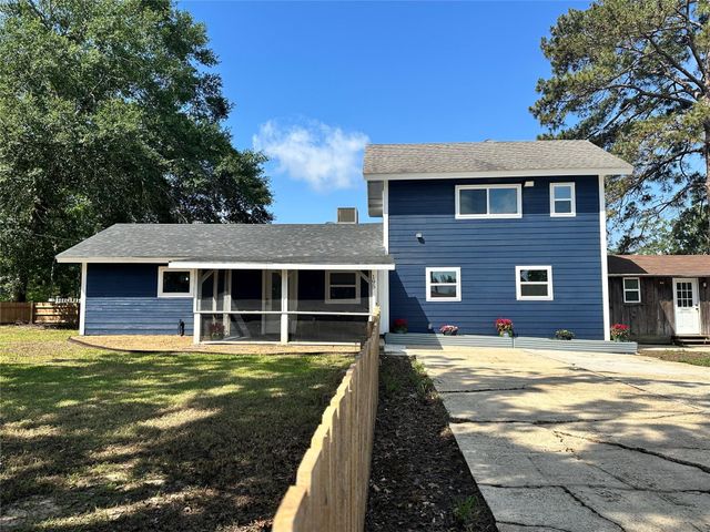 195 Lakeside Drive, Zavalla, TX 75980