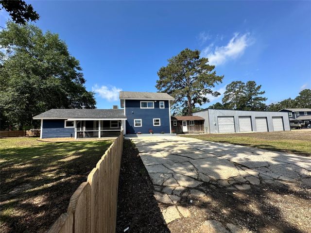 195 Lakeside Drive, Zavalla, TX 75980