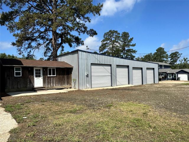 195 Lakeside Drive, Zavalla, TX 75980