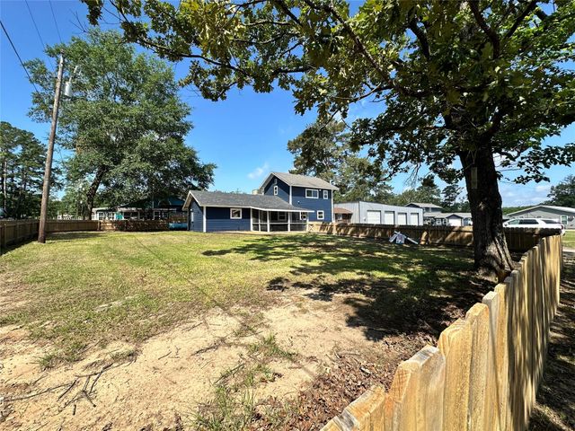 195 Lakeside Drive, Zavalla, TX 75980