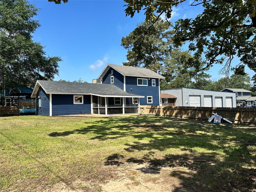 195 Lakeside Drive, Zavalla, TX 75980