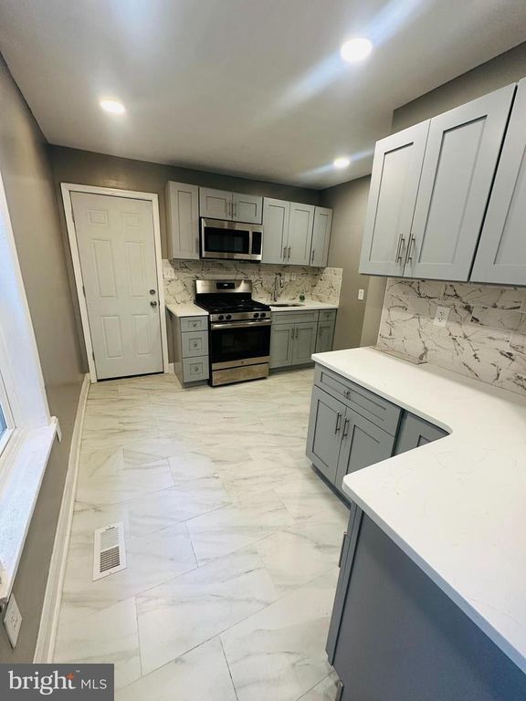 2240 N 18TH ST, Philadelphia, PA 19132