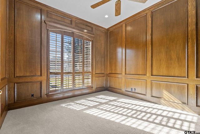 1807 Royal Oak Dr, Tyler, TX 75703