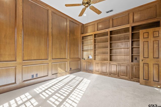 1807 Royal Oak Dr, Tyler, TX 75703