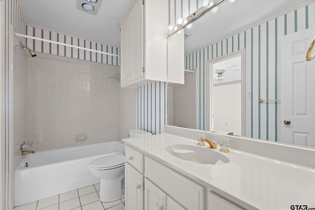 1807 Royal Oak Dr, Tyler, TX 75703