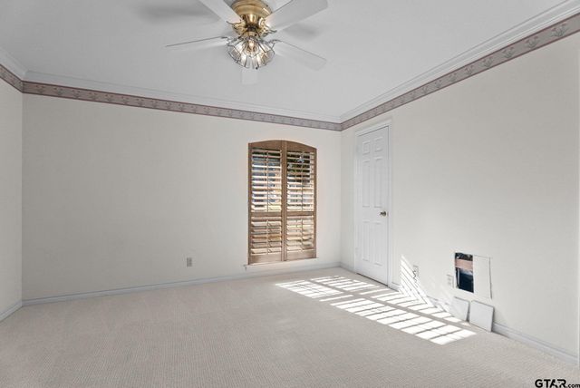 1807 Royal Oak Dr, Tyler, TX 75703