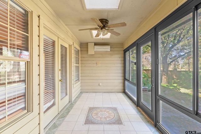 1807 Royal Oak Dr, Tyler, TX 75703