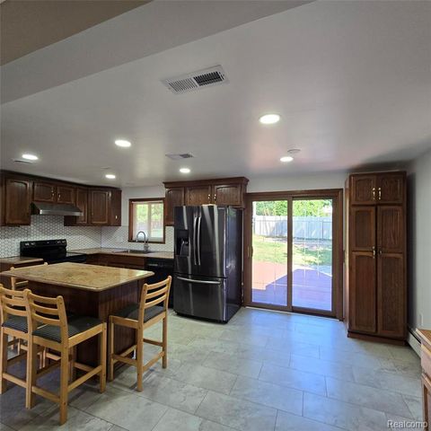 311 Nevada Avenue, Rochester Hills, MI 48309