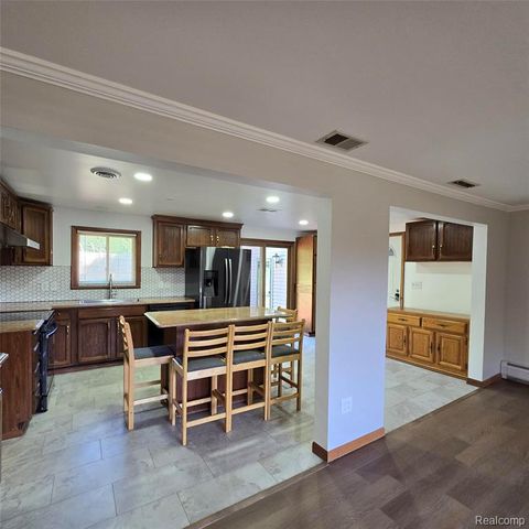 311 Nevada Avenue, Rochester Hills, MI 48309