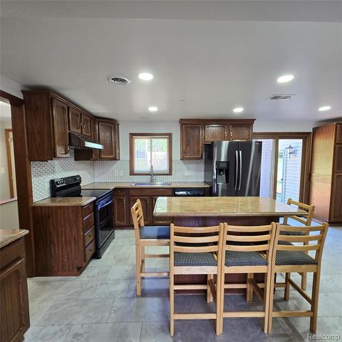 311 Nevada Avenue, Rochester Hills, MI 48309