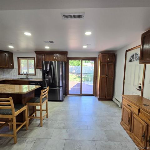 311 Nevada Avenue, Rochester Hills, MI 48309