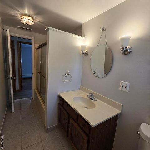 311 Nevada Avenue, Rochester Hills, MI 48309