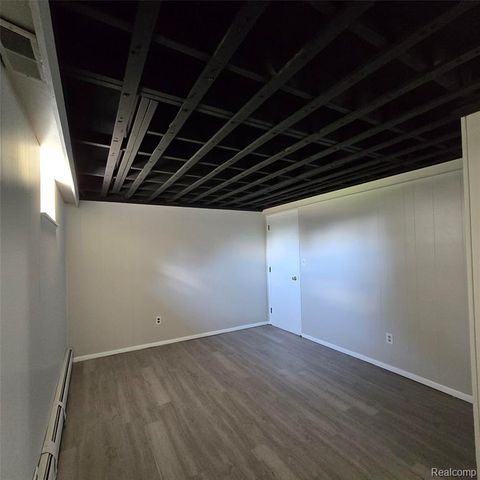 311 Nevada Avenue, Rochester Hills, MI 48309
