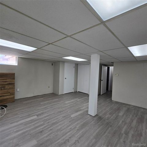 311 Nevada Avenue, Rochester Hills, MI 48309