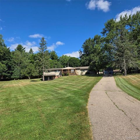 311 Nevada Avenue, Rochester Hills, MI 48309