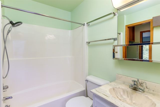 2216 Duff Avenue, Ames, IA 50010