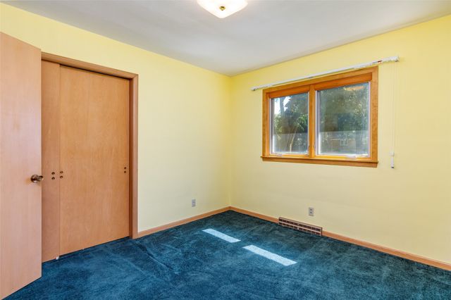 2216 Duff Avenue, Ames, IA 50010