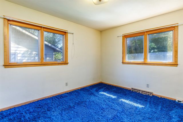 2216 Duff Avenue, Ames, IA 50010