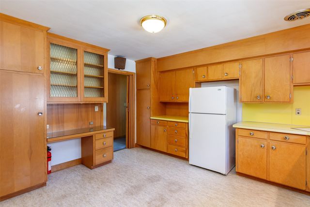 2216 Duff Avenue, Ames, IA 50010