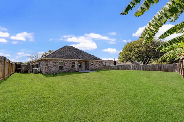 12738 Lake Conroe Hills Drive, Willis, TX 77318