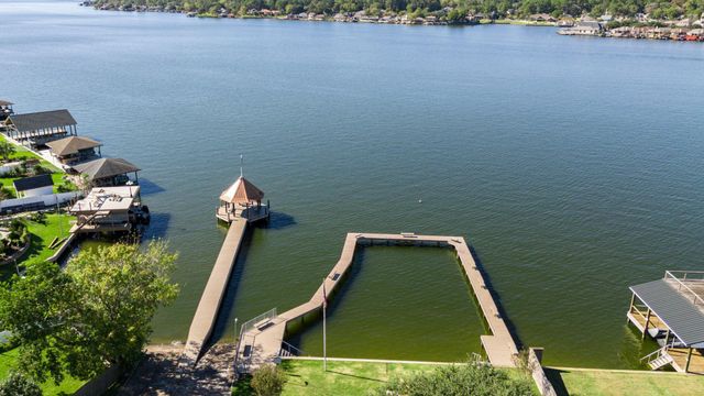 12738 Lake Conroe Hills Drive, Willis, TX 77318