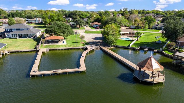 12738 Lake Conroe Hills Drive, Willis, TX 77318