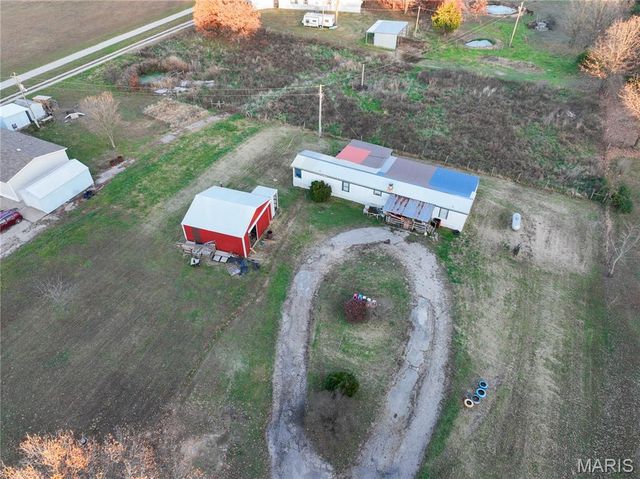 21764 Rice Drive, Lebanon, MO 65536