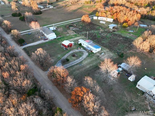 21764 Rice Drive, Lebanon, MO 65536