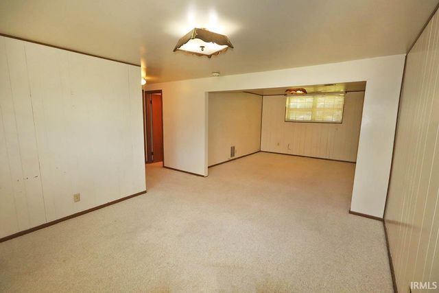 1163 Stonebridge Road, Evansville, IN 47710
