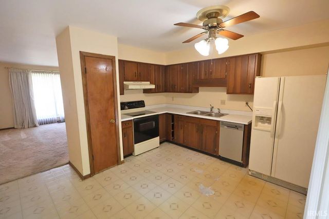 1163 Stonebridge Road, Evansville, IN 47710
