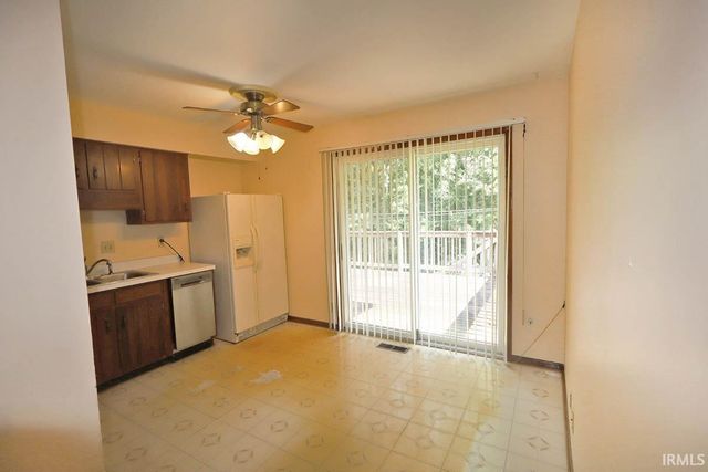 1163 Stonebridge Road, Evansville, IN 47710