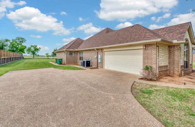 1405 Val Halla Park, Robinson, TX 76706