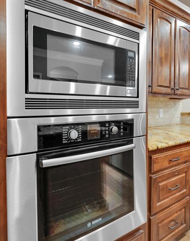 1405 Val Halla Park, Robinson, TX 76706